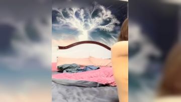 骚气少妇翘着屁股被后入勐操 搞完还不够爽椅子按摩器震动高潮喷水的!