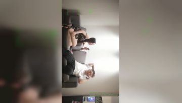 3000一炮，约操大圈女神，这屌丝真有耐心，一直看手机照样玩逼，极品美乳