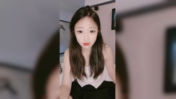 绝美大屁股，极品长腿，【谷谷的养乐多】，粉嫩蝴蝶逼，男友抠的喷水，爽了再插入鸡巴 无套干翻内射