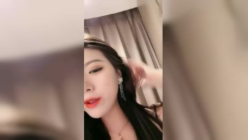 ☸顶级颜值模特【女模小草莓】无套狂操~白浆直流~射嘴里！