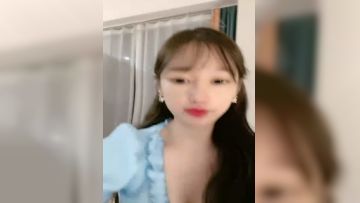 #直播 颜值区极品美女下播前给大家小秀一波 (1)