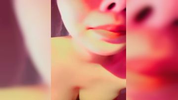 甜美系颜值女神！新人下海收费！珍珠内裤无毛肥穴。