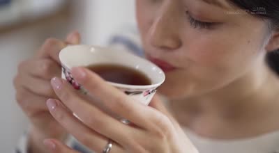 SOD Create - SDNM-508 「人の役に立つことが大好き」こども食堂でボランティアに従事。料理が得意なお漏らし奥さん 足立美绪 30歳 最终章 「中に出されるなんて何年ぶりだろう」旦那以外の男と生SEXに溺れて行く5日间 自宅不伦中出しの记录